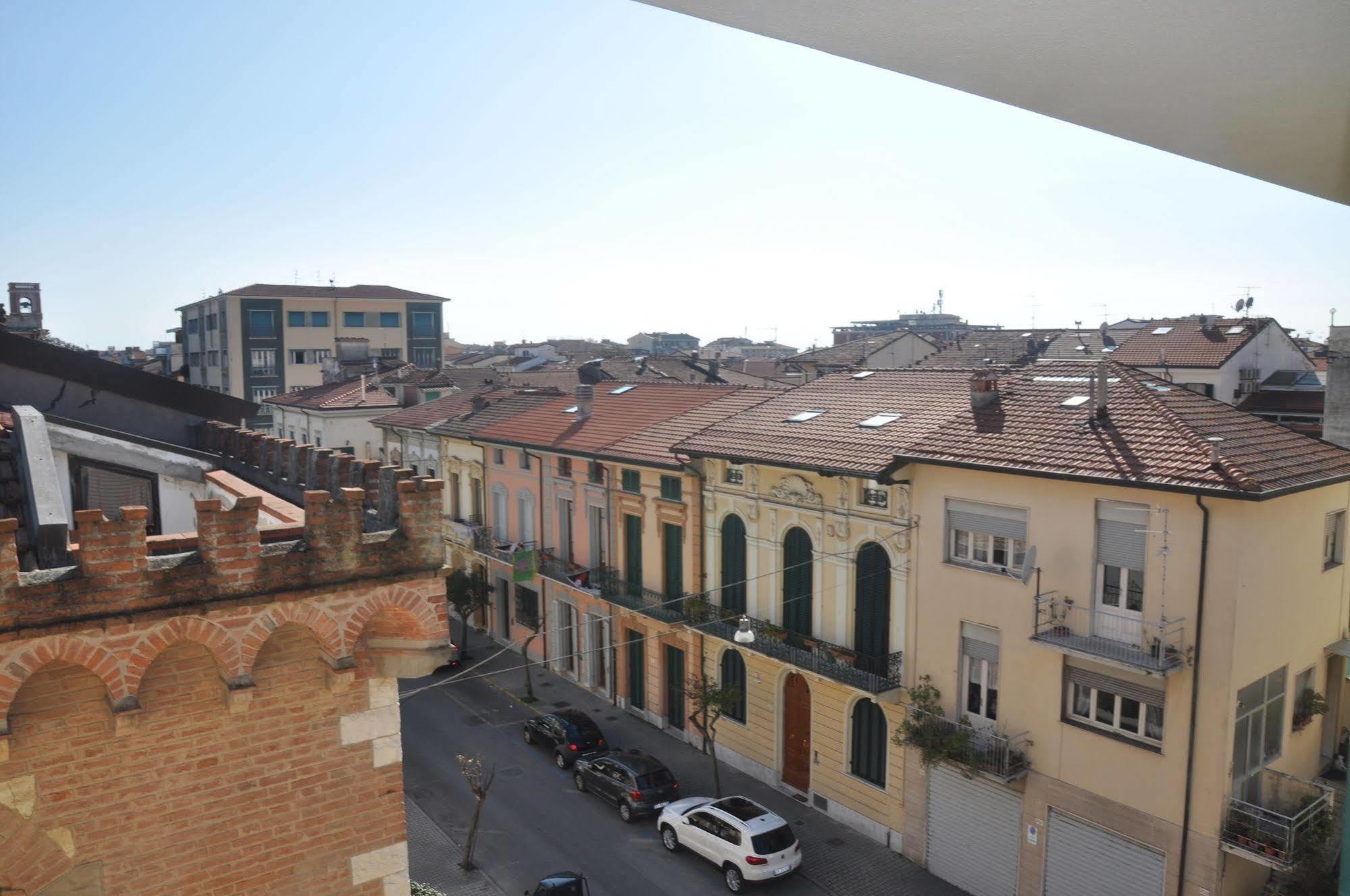 Hotel Vittoria Viareggio Exterior foto