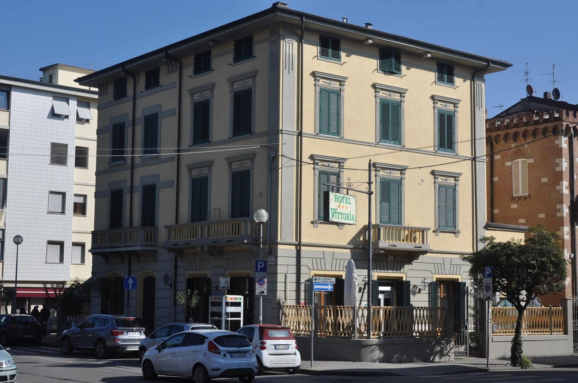 Hotel Vittoria Viareggio Exterior foto